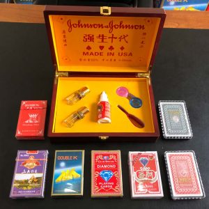 Kính áp tròng nhìn xuyên bài của Mỹ